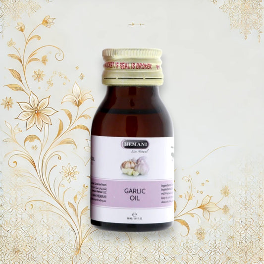 Braune 30 ml Glasflasche Hemani Knoblauchöl mit weißem Etikett und Knoblauch-Motiv

