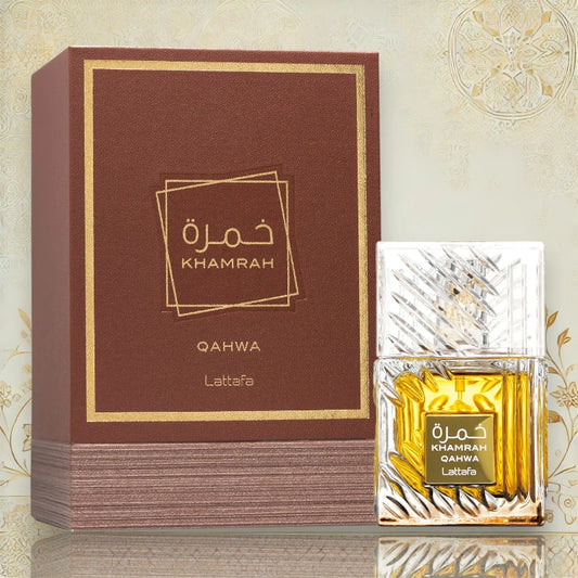 Flakon des Lattafa Khamrah Qahwa Eau de Parfum vor elegantem Hintergrund.