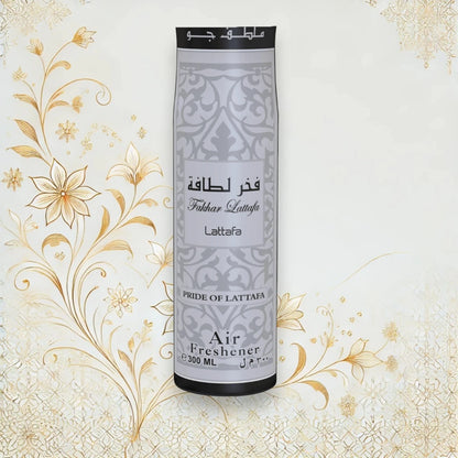 Raumspray Lattafa Fakhar Black mit Veilchen, Amber und Eichenmoos für eine stilvolle Raumatmosphäre