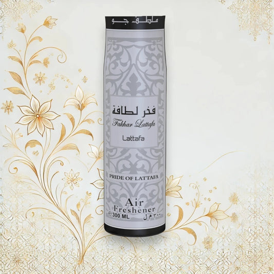 Raumspray Lattafa Fakhar Black mit Veilchen, Amber und Eichenmoos für eine stilvolle Raumatmosphäre